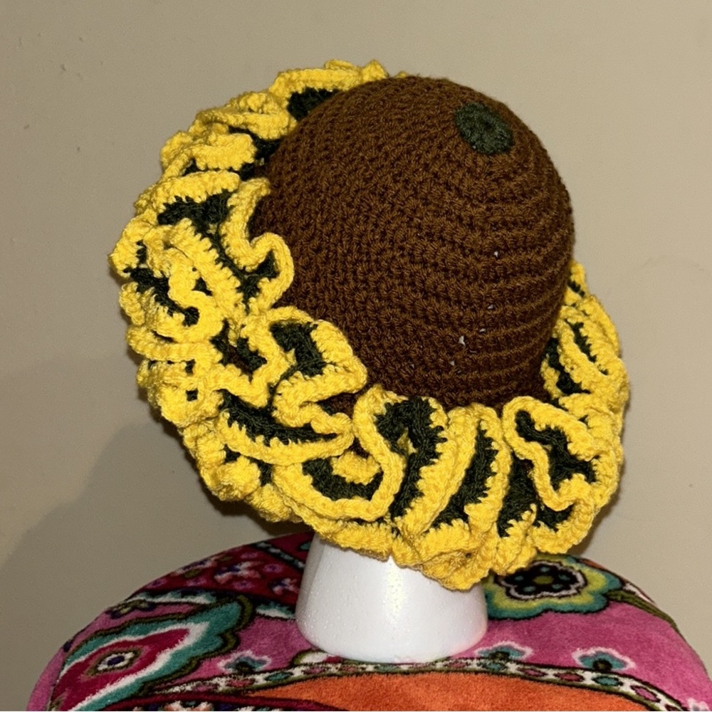 Sunflower Ruffle Beanie - Picture 4 of 6